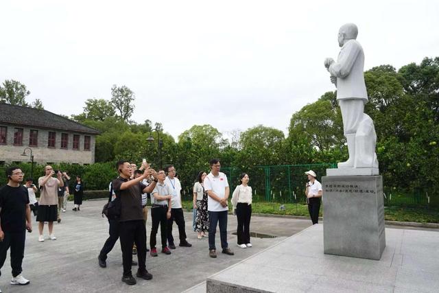 漫步怀化，看媒体大咖们如何用多元魅力书写西南明珠新篇