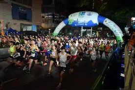 2025年香港马拉松半马冠亚军戴错号码布成绩被取消图片