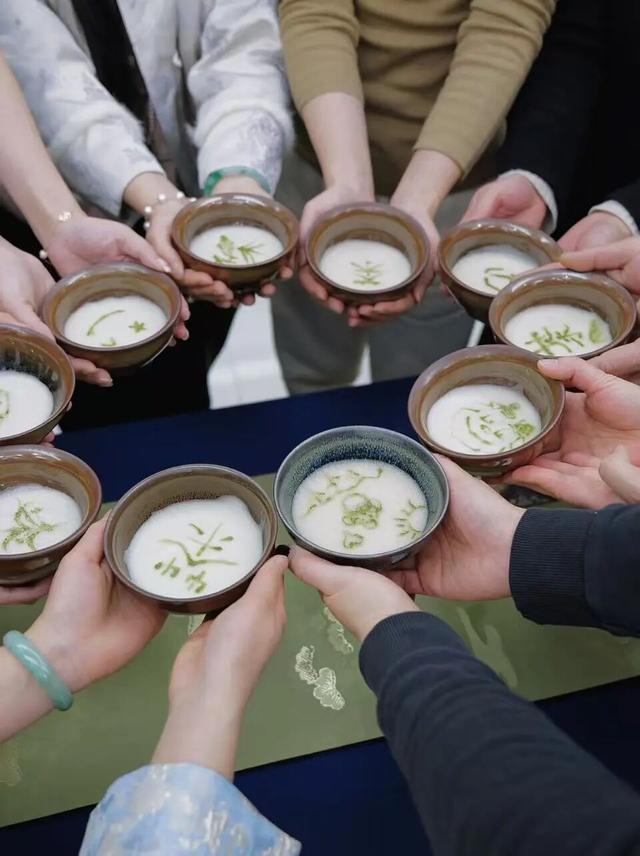 全是干货！逛市集、游茶船、学茶课！茶文化旅游节游玩指南→