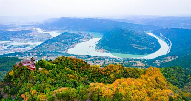 广元群山红叶如霞似火 迎八方来客尊享独有的秋韵与风情