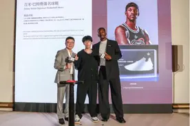 国际篮球运动员巴特勒到访中国，将携手李宁修缮“村BA”小学球场图片