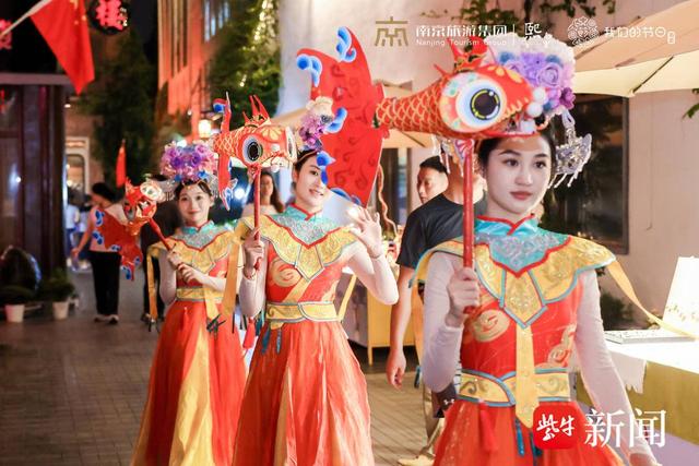 第六届笪桥灯市上新！国庆中秋来南京熙南里赏灯、听戏、“惠”消费