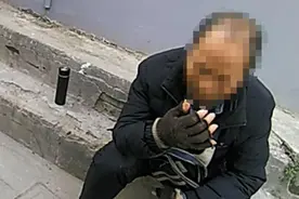 出警现场，民警送起了外卖，网友：必须好评！图片