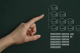 “交了社保就不算应届生”？央媒：应届生身份认定宜松绑图片