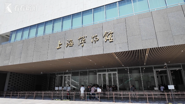乱刻画，摸文物？！住手！请大家文明观展