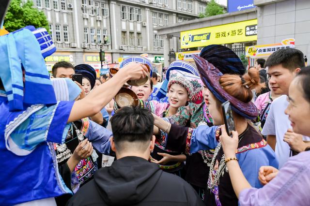 盘兴高铁开通在即，黔西南向武汉市民发出秋游邀请