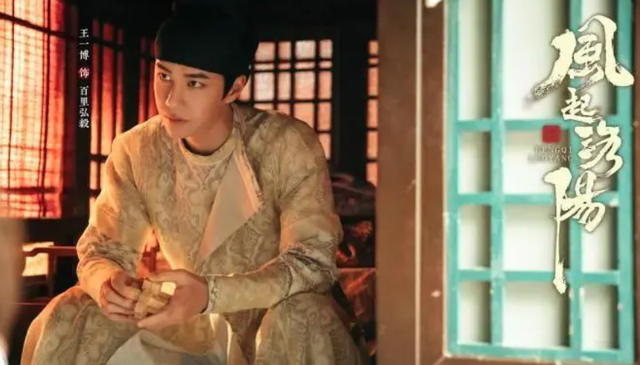 手机报·晚报丨香港火灾已造成55人遇难，楼内发现生还者；昆明火车站通报：试验列车致11人死亡