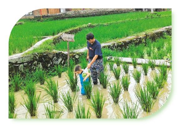 年轻游客解锁桂林新玩法