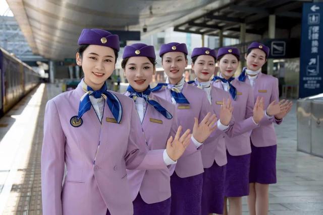 从昆明出发！乘“星光·澜湄号”旅游列车，开启5天4晚的滇西探索之旅