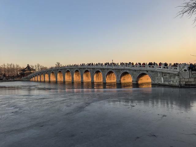 北京今天的“金光穿洞”，美得无可挑剔