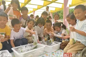 最实在的奖励！这群孩子收到“土豆青椒套餐”图片