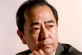 他饰演的周总理最神似！哀悼，王铁成去世图片