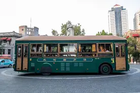 天津：坐上铛铛车  感受活力新河北图片