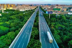 “中国最繁忙高速公路”即将扩建图片