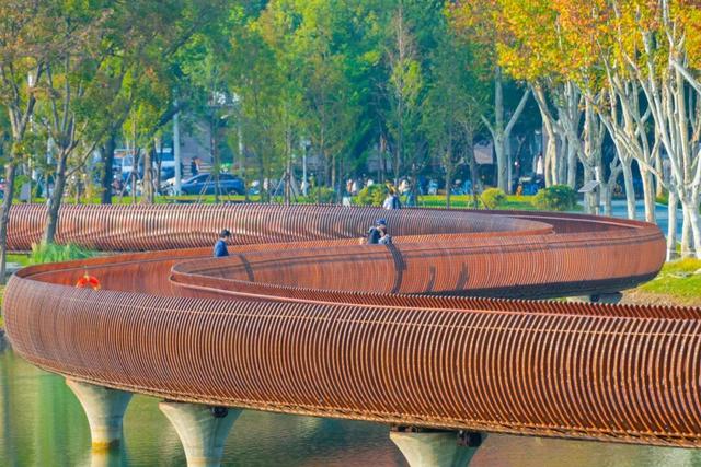 在江汉，听见公园里的秋色私语