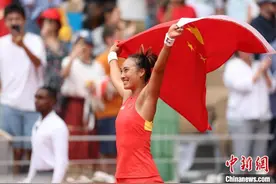 2024年，“火箭少女”郑钦文网坛乘风破浪图片