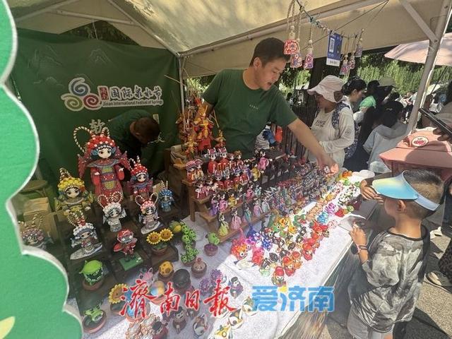 “泉韵流芳 生活致美”非遗展人气爆棚 传统文化焕新彩