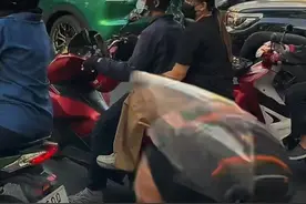 泰国一博主直播震后现场：救护车呼啸声不断，整个曼谷处于紧急状态图片