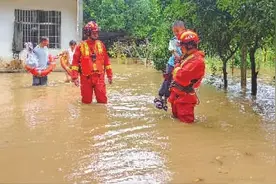 广西大学生因火车停运被困 热心大叔免费送她至高铁站图片