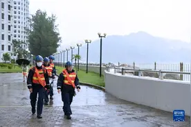 台风“苏拉”逼近 香港发出十号风球图片