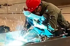 全国人大代表赵宗合: 焊接工人月薪6000-8000元，和劳动强度相比不具竞争力图片