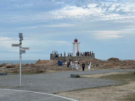 福建平潭海岸线：荒滩变成热门旅游目的地