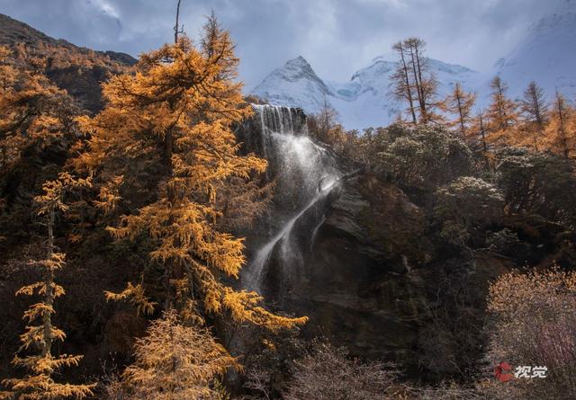 C视觉·C位追山⑨丨每一张都是手机屏保 隔屏仰望亚丁三大雪山