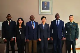 新任驻莫桑比克大使抵莫履新图片