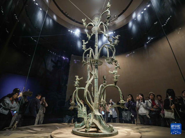 新时代中国调研行之文化中华｜文物的“新展厅”：三星堆文创潮玩的出圈密码