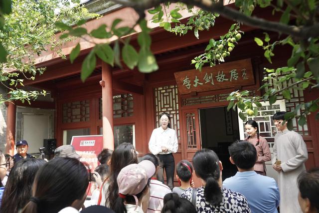 用脚步丈量历史，青少年“追寻大钊先生足迹”