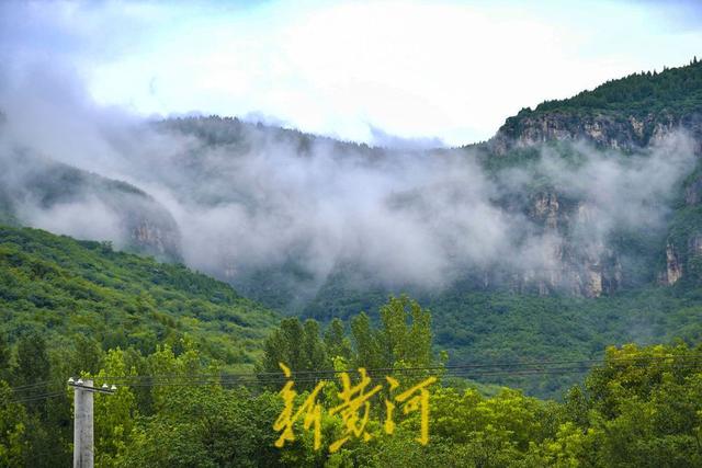 一年四季 泉在济南丨雨润泉城，南山云雾缥缈似仙境