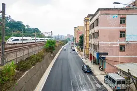 东莞塘厦通往深圳这条干道，预计月底全面通车图片