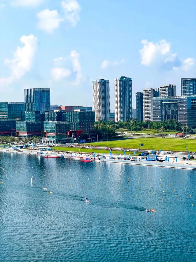国庆中秋游览指南 | 在公园里荡起双桨~