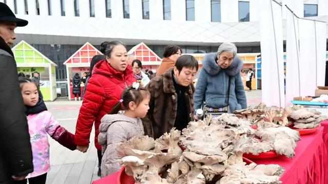 2025空港简阳首届“村糖会”暨第二十二届羊肉美食文化旅游季火热开场