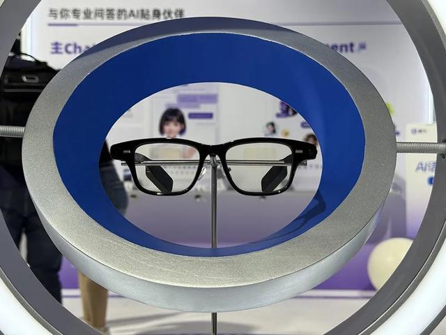 人工智能大会彻底引爆，展区水泄不通，门票炒到2000多，暴走3万步带来最全看点