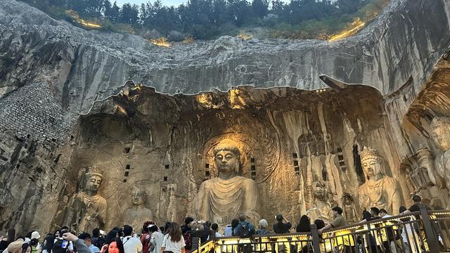 何以中国 黄河安澜丨伊水畔的龙门石窟 藏着不朽文化印记