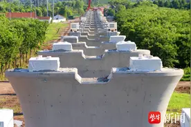 北沿江高铁多点并进——崇明特大桥江苏段承台全部完成图片
