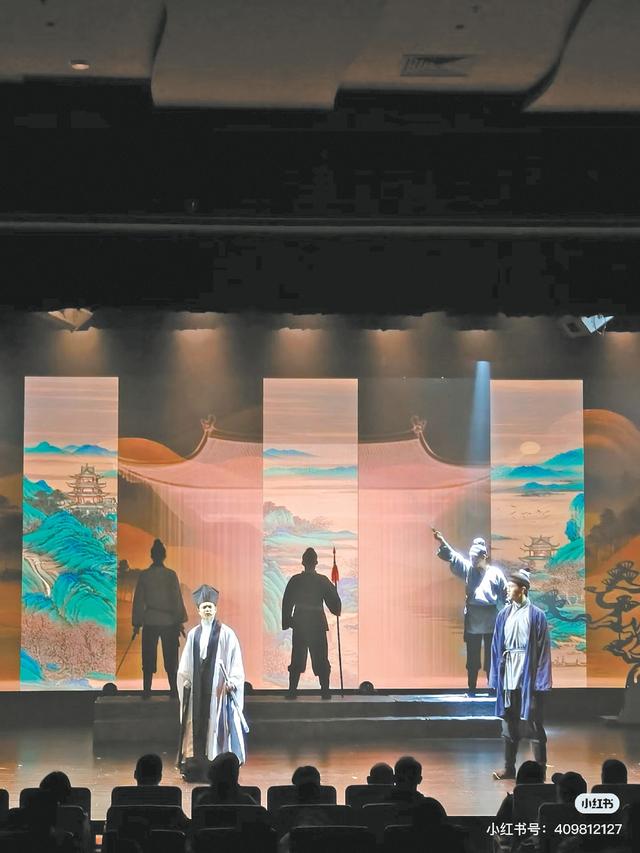 在地坛看“海”、访丹柿小院，年轻人为何热衷在京城“访古寻迹”