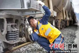 “五一”坚守岗位 贵阳故障专修师紧盯列车安全与畅通图片