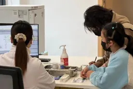遇HPV疫苗预约短信骗局，专家：网上预约不需支付费用图片