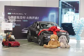 云南首批特斯拉焕新Model Y昆明交付 2024年特斯拉云南的保有量上升30%图片