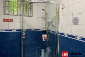 游客称住成都酒店被热水器烫伤，酒店回应：没有推卸责任，出水温度不超过50度｜追踪到底图片