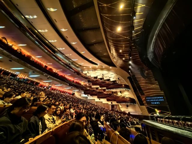 直击｜上海热门文化演出黄牛泛滥，“强实名”遭遇怎样的现实阻碍