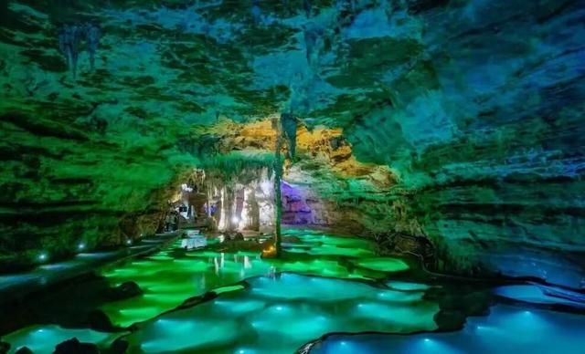 惊艳伦敦！双河溶洞携北纬 28°秘境奇观闪耀世界舞台！