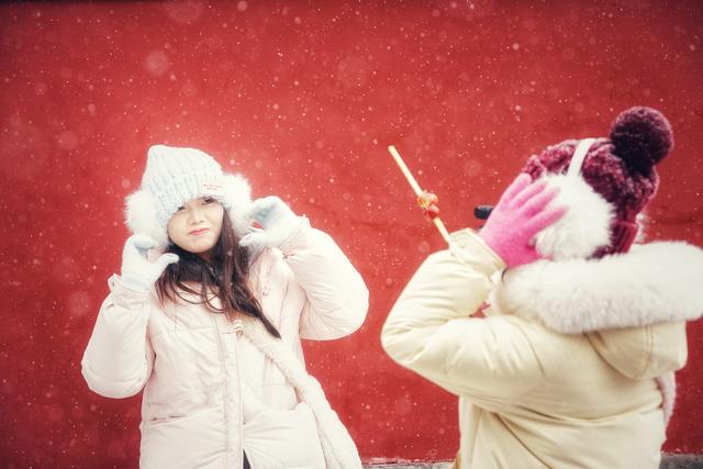 雪落钟鼓楼、什刹海，市民、游客邂逅京城初雪浪漫