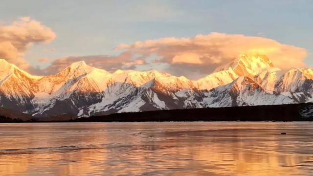 冬天的贡嘎才是真绝色！