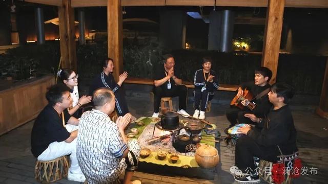 世界遗产景迈山的“暖冬”：茶香弥漫 旅游升温