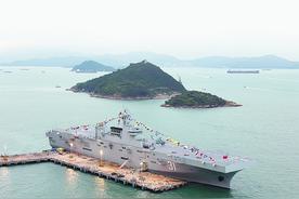 我国首艘两栖攻击舰开放，为何选香港？专家：既回应香港各界请求，也是极具意义的爱国主义教育图片