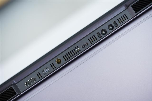 锐龙9 9955HX3D加持的最强水冷游戏本！机械革命苍龙16 Ultra评测
