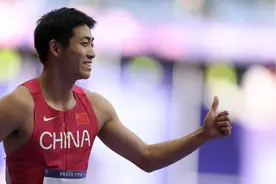 江苏小将刘俊茜以7秒55成绩夺得60米栏铜牌图片